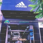 show room adidas resize