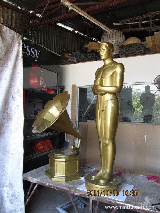 Sản xuất mockup tượng Oscar