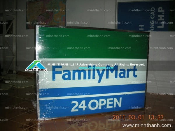Family Mart supermarket acrylic light box