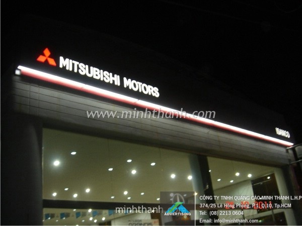 Produce Mitsubishi FUSO THD advertising signboard