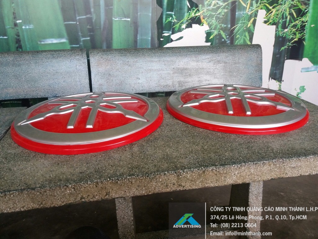 Gia công Logo YAMAHA mica ép nổi giá tốt 03 Gia công Logo YAMAHA mica ép nổi giá tốt 03