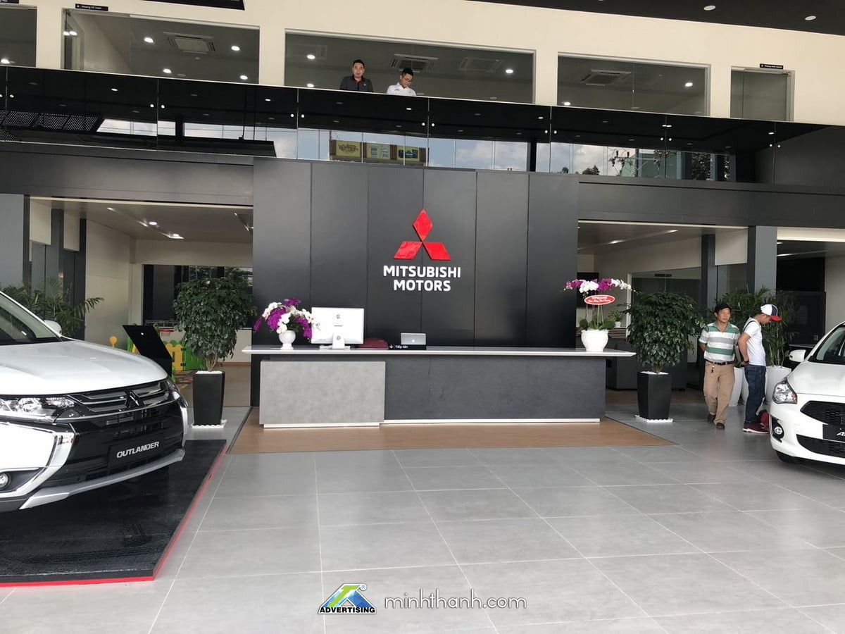 thi cong showroom mitsubishi phukhang 50