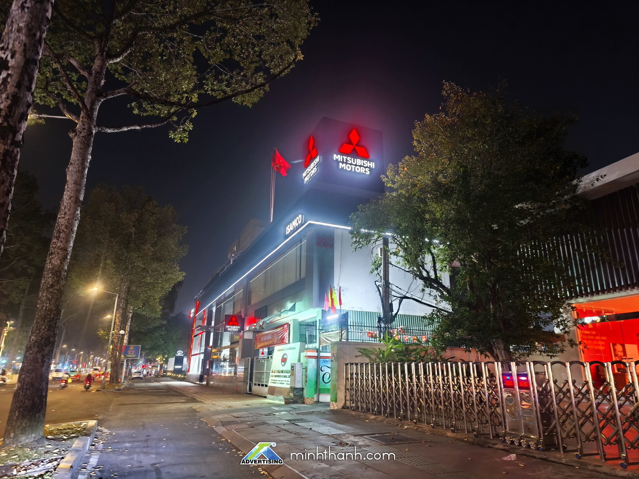thi công biển hiệu showroom Mitsubishi Isamco Trần Hưng Đạo 14 thi công biển hiệu showroom Mitsubishi Isamco Trần Hưng Đạo 14
