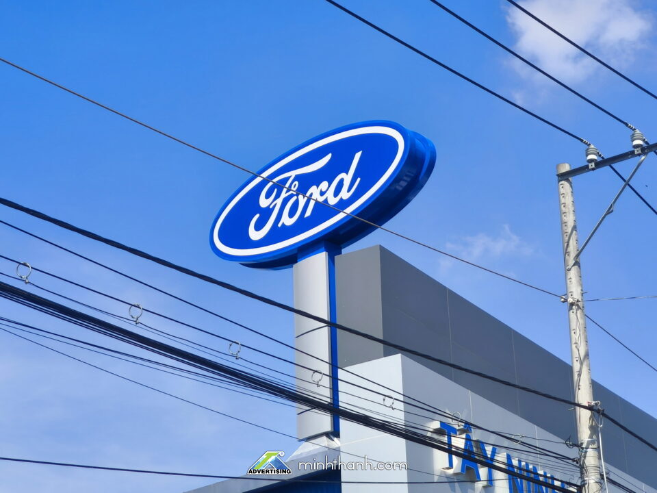 Thi công biển hiệu showroom Ford Long An Tân An 10