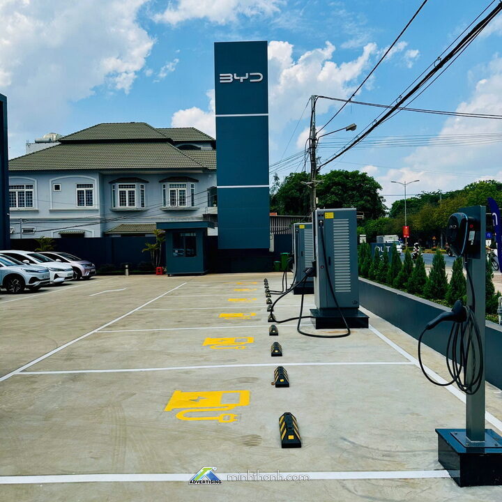 nhà thầu thi công nội thất showroom BYD EV Auto Daklak 03