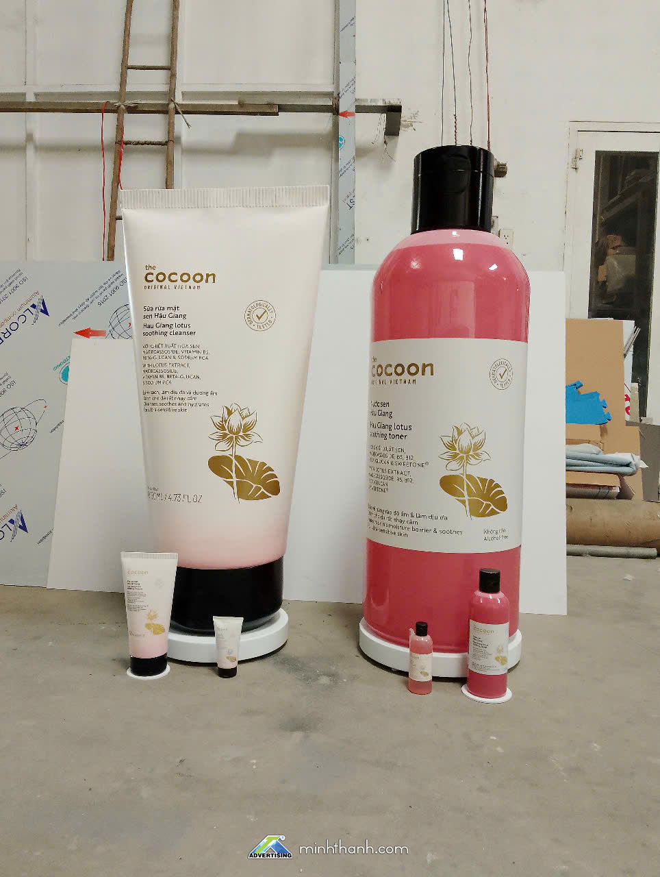 Sản xuất mô hình POSM chai mỹ phẩm CoCoon 01 Sản xuất mô hình POSM chai mỹ phẩm CoCoon 01