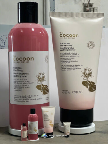 Sản xuất mô hình POSM chai mỹ phẩm CoCoon 04