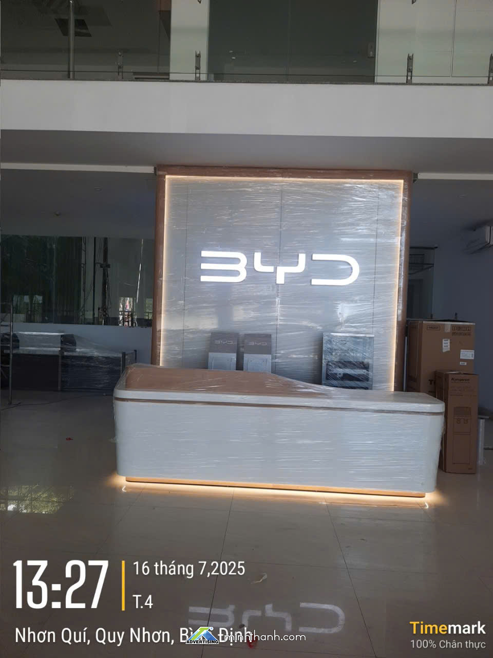 Thi công nhận diện thương hiệu Showroom Ô tô BYD Oway Quy Nhơn 06