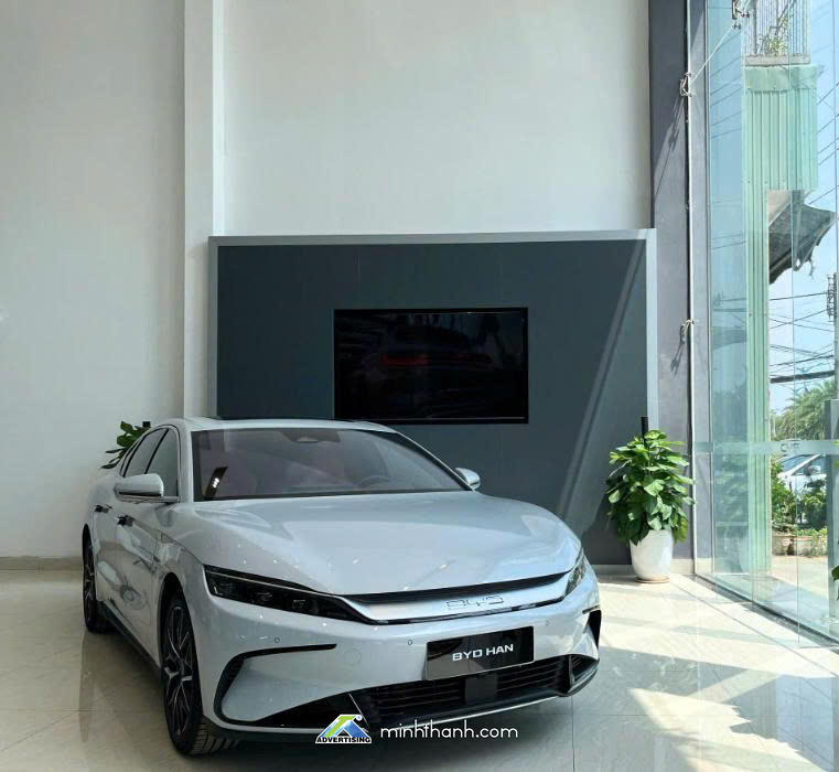 Thi công nhận diện thương hiệu Showroom Ô tô BYD Oway Quy Nhơn 08