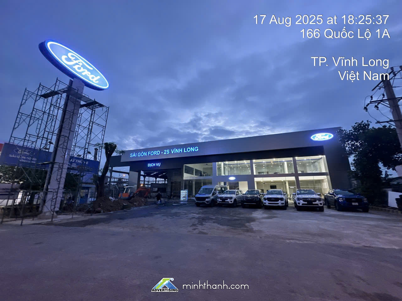 Nhà thầu thi công biển hiệu/ ngoại thất Showroom Ô tô Sài Gòn Ford 2S Vĩnh Long