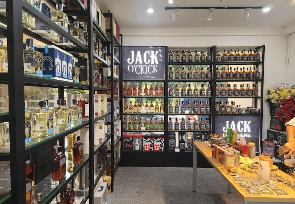 Minh Thành L.H.P Thi công Kệ trưng bày Rượu Jack Daniel