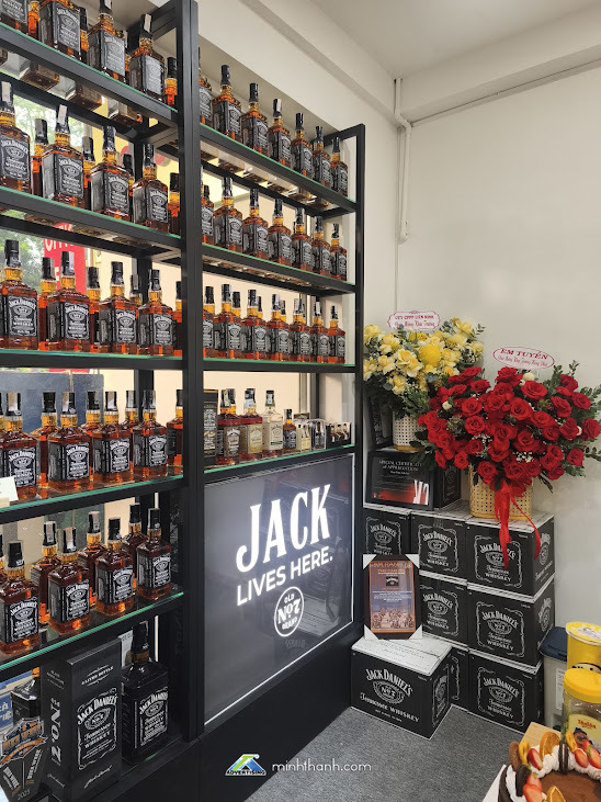 Minh Thành L.H.P Thi công Kệ trưng bày Rượu Jack Daniel